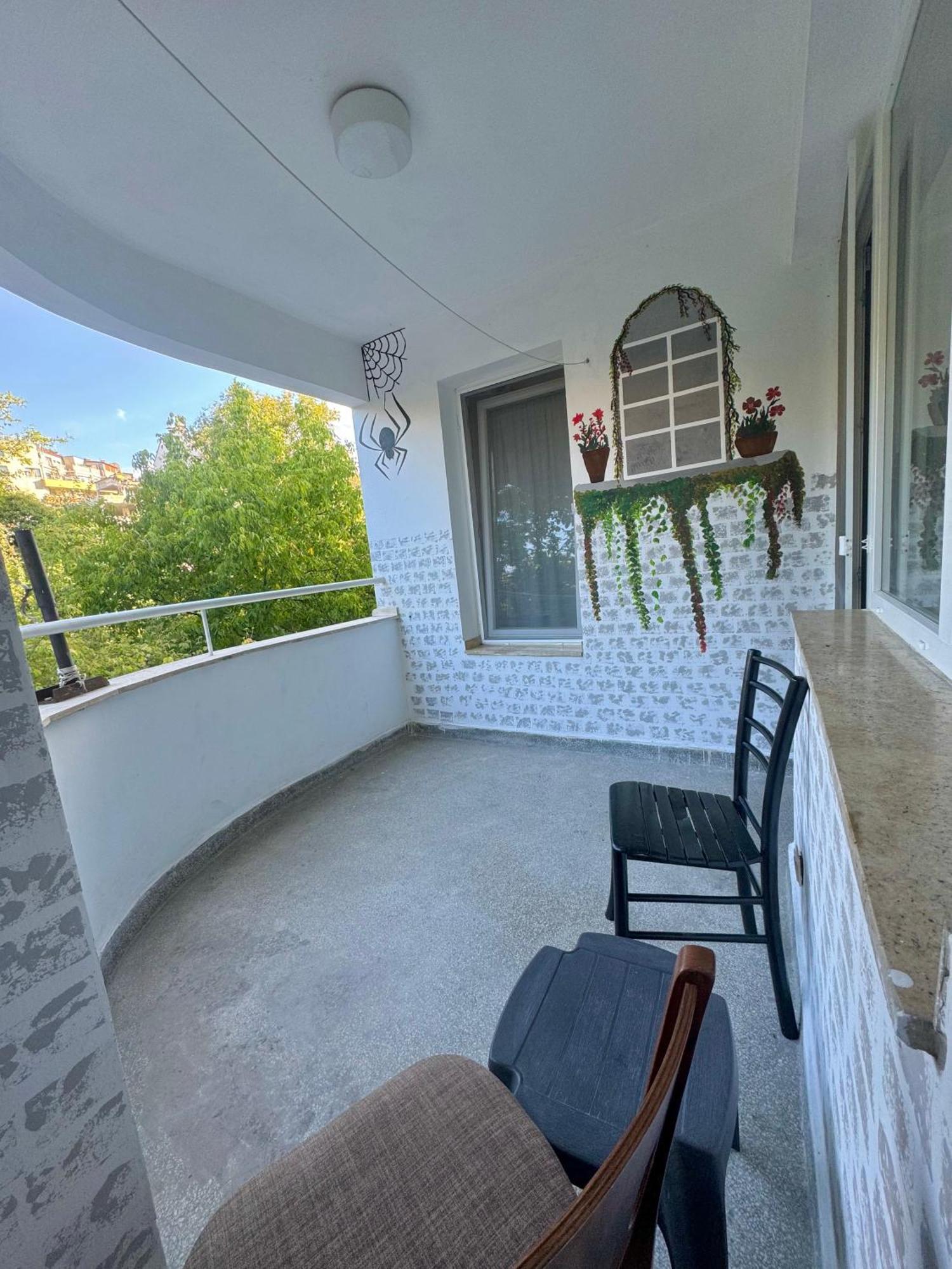 Spacious Apartment Next To South Park Просторен Апартамент До Южен Парк Top Location Sofia Bagian luar foto